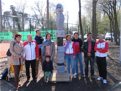 het ETC bestuur samen met ontwerper Jorg van Dael